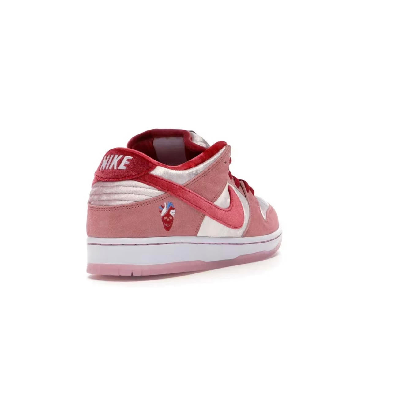 Dunk Low International Love - high-performance athletic footwear with advanced cushioning