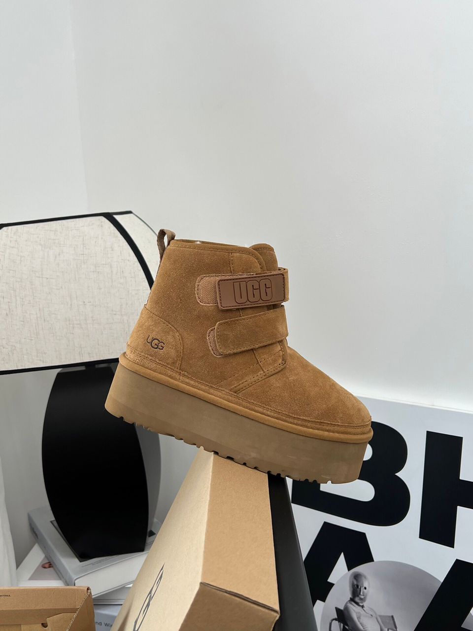 Ugg Classic Ultra Mini Platform  boots - high-performance athletic footwear with advanced cushioning