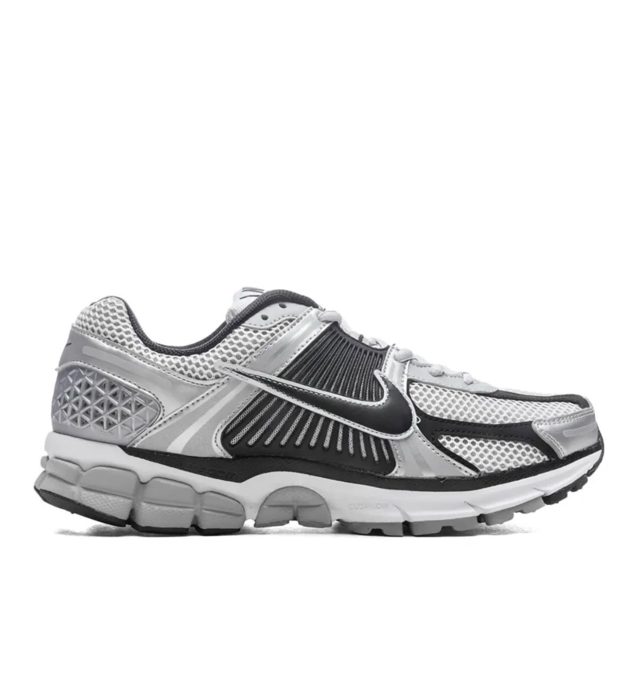 Nike Zoom Vomero 5 Gray - high-performance athletic footwear with advanced cushioning