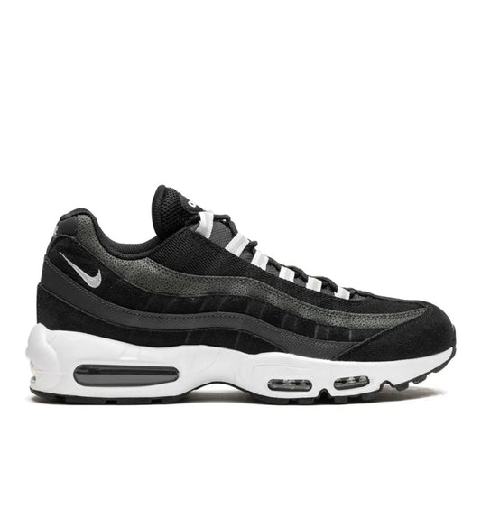 Nike air Vapormax 95·black white - high-performance athletic footwear in Black with advanced cushioning